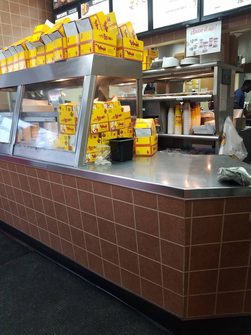 Bojangles Famous Chicken n Biscuits | restaurant | 110 Chestnut St, Orangeburg, SC 29115, USA | 8035169002 OR +1 803-516-9002