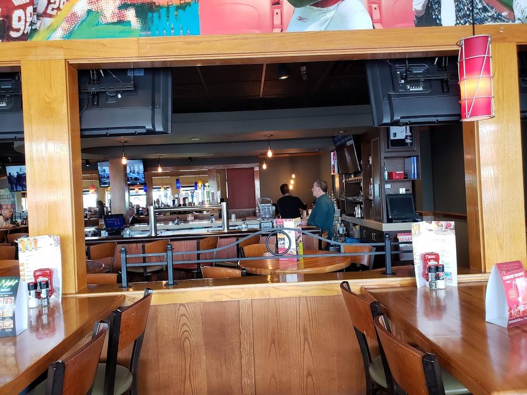 Applebees Grill + Bar | restaurant | Commons, 12242 W 95th St, Lenexa, KS 66215, USA | 9135414004 OR +1 913-541-4004