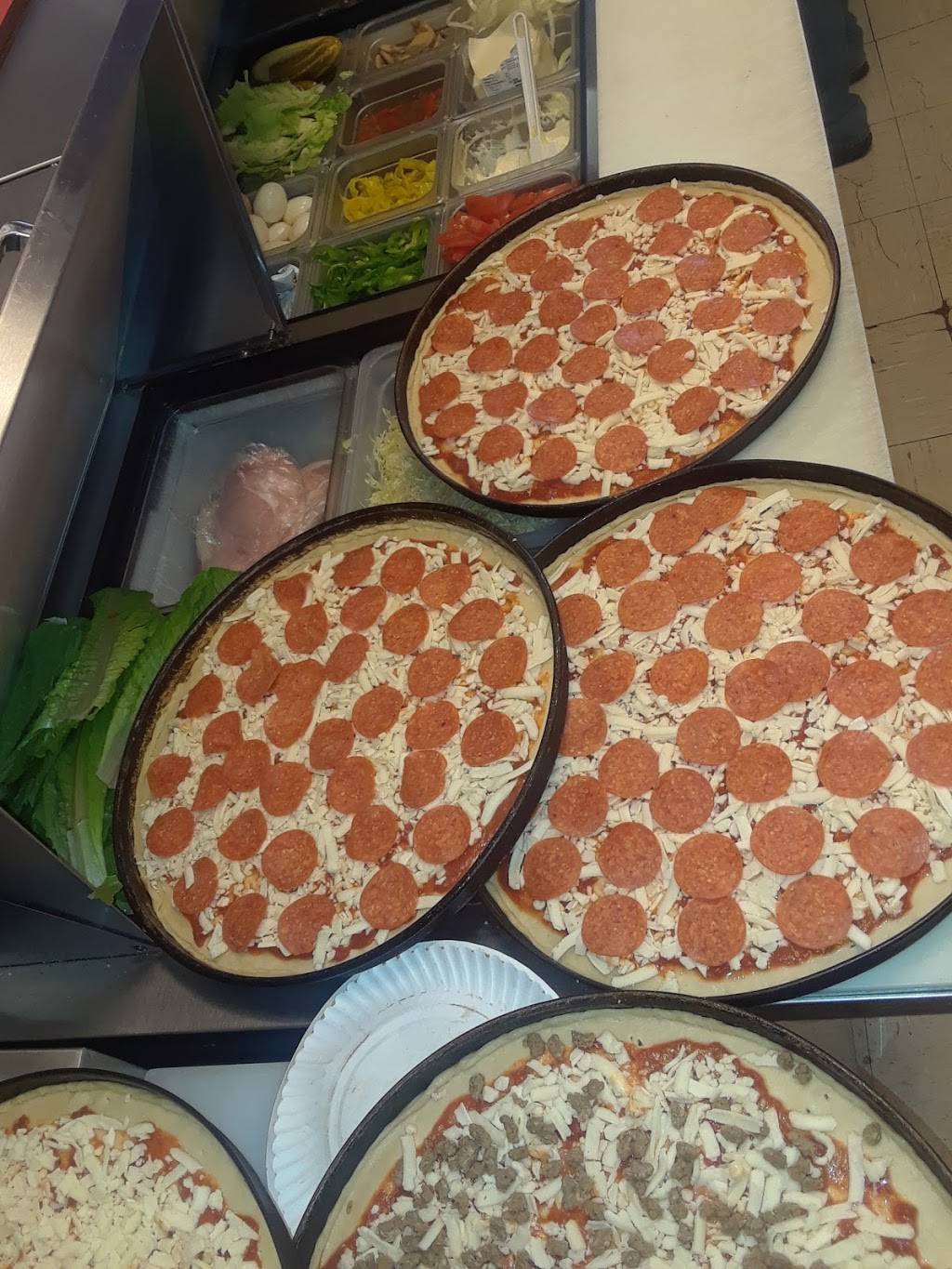 Isaak & Steves Pizza | restaurant | 400 W Marshall St, Norristown, PA 19401, USA | 6102729592 OR +1 610-272-9592