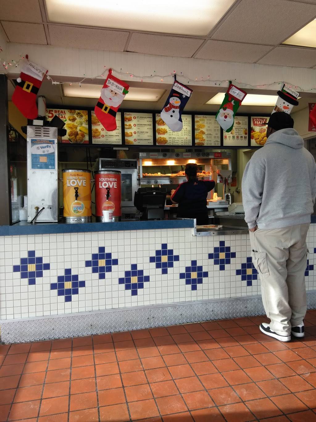 Churchs Chicken | restaurant | 5170 W Washington St, Indianapolis, IN 46241, USA | 3172475208 OR +1 317-247-5208