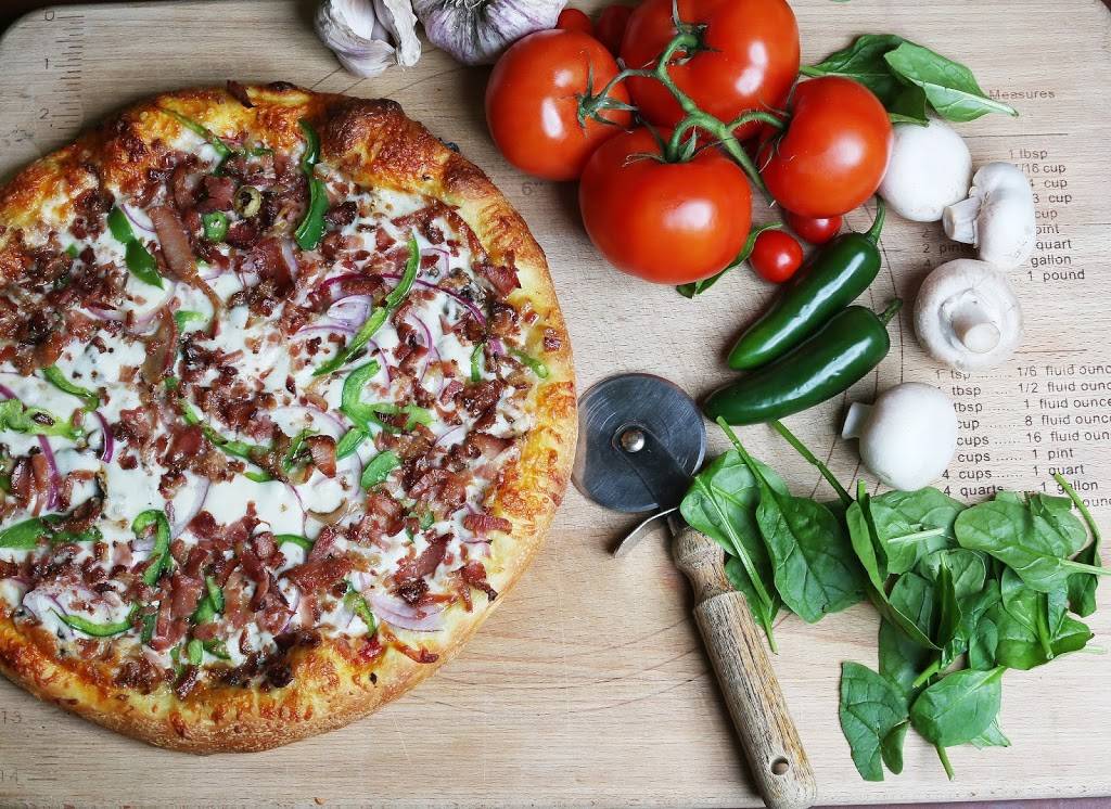 Golden Crust Pizzeria | restaurant | 293 St Laurent Blvd, Ottawa, ON K1K 2Z3, Canada | 6137412323 OR +1 613-741-2323