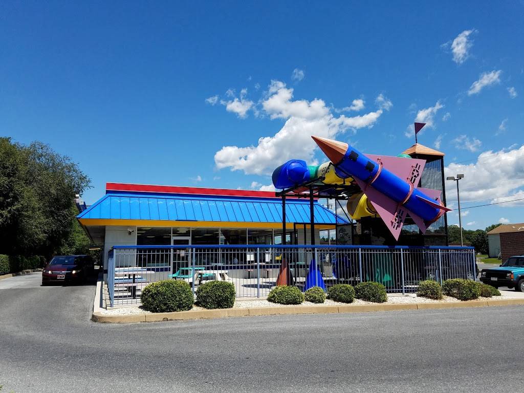 Burger King | restaurant | 1617 E Main St, Waynesboro, PA 17268, USA | 7177650300 OR +1 717-765-0300