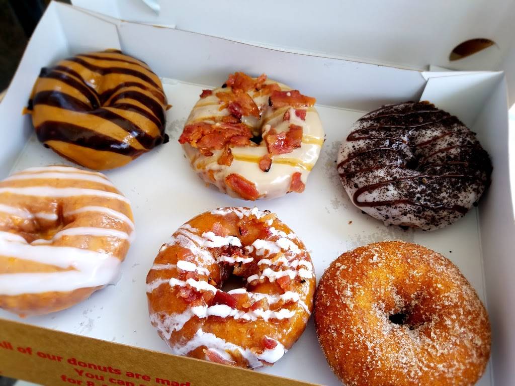 Duck Donuts - Polo Club Shoppes | bakery | 5030 Champion Blvd, Boca Raton, FL 33496, USA | 5613342115 OR +1 561-334-2115