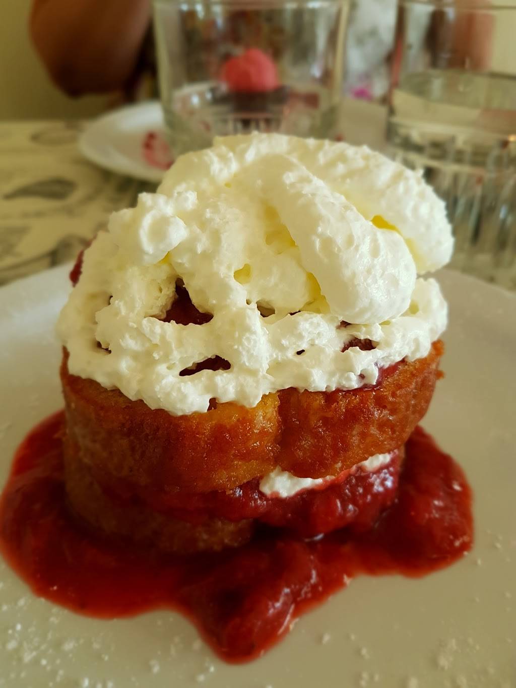 Le Resto Chelsea | restaurant | 528 Route 105, Chelsea, QC J9B 1L2, Canada | 8198275559 OR +1 819-827-5559