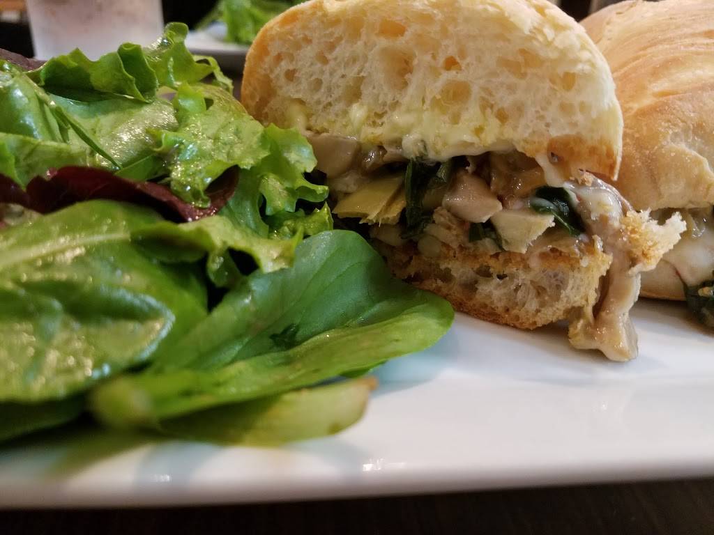 Wild Goat Bistro | restaurant | 6 Petaluma Blvd N, Petaluma, CA 94952, USA | 7076581156 OR +1 707-658-1156