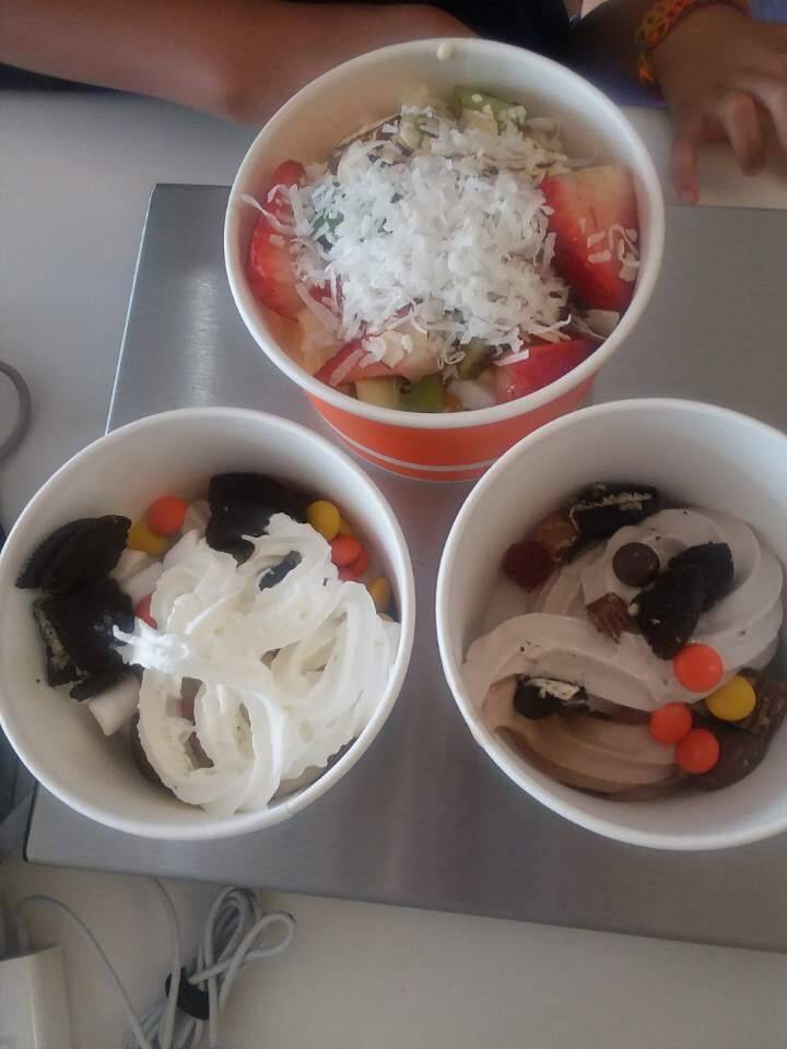 Yopop Frozen Yogurt | meal takeaway | 1129 Weaver Dairy Rd, Chapel Hill, NC 27514, USA | 9195378229 OR +1 919-537-8229