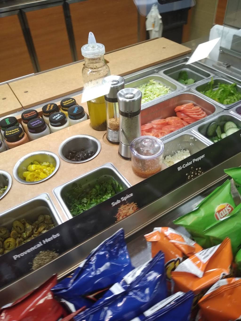 Subway Restaurants | restaurant | 1600 S Hoover St, Los Angeles, CA 90006, USA | 2137440444 OR +1 213-744-0444