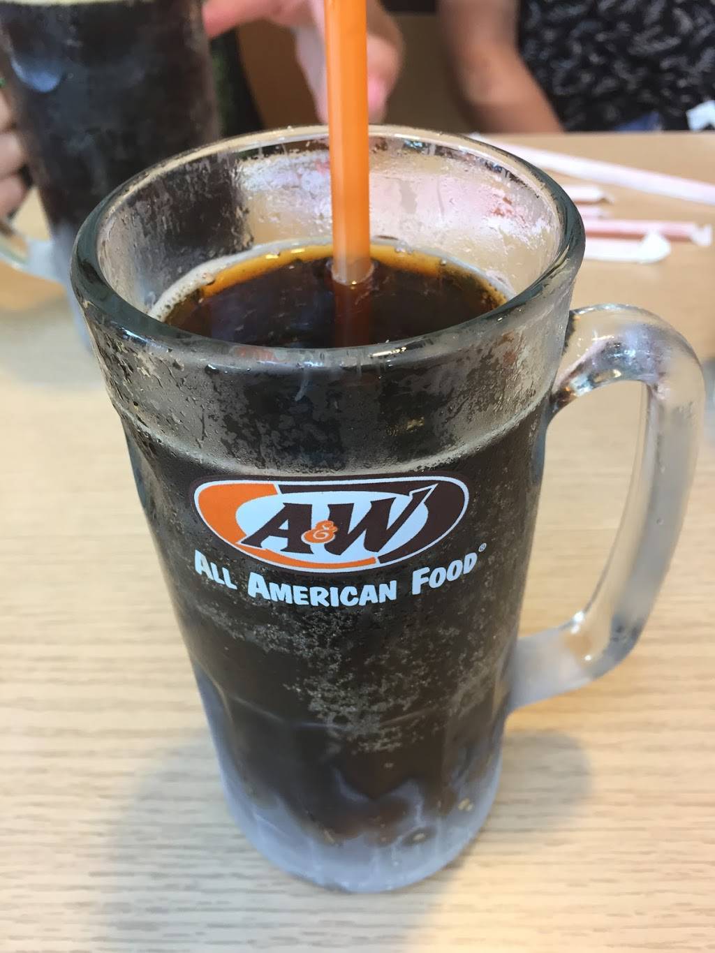 A&W Restaurant | restaurant | 1196 Westowne Dr, Neenah, WI 54956, USA | 9207516847 OR +1 920-751-6847