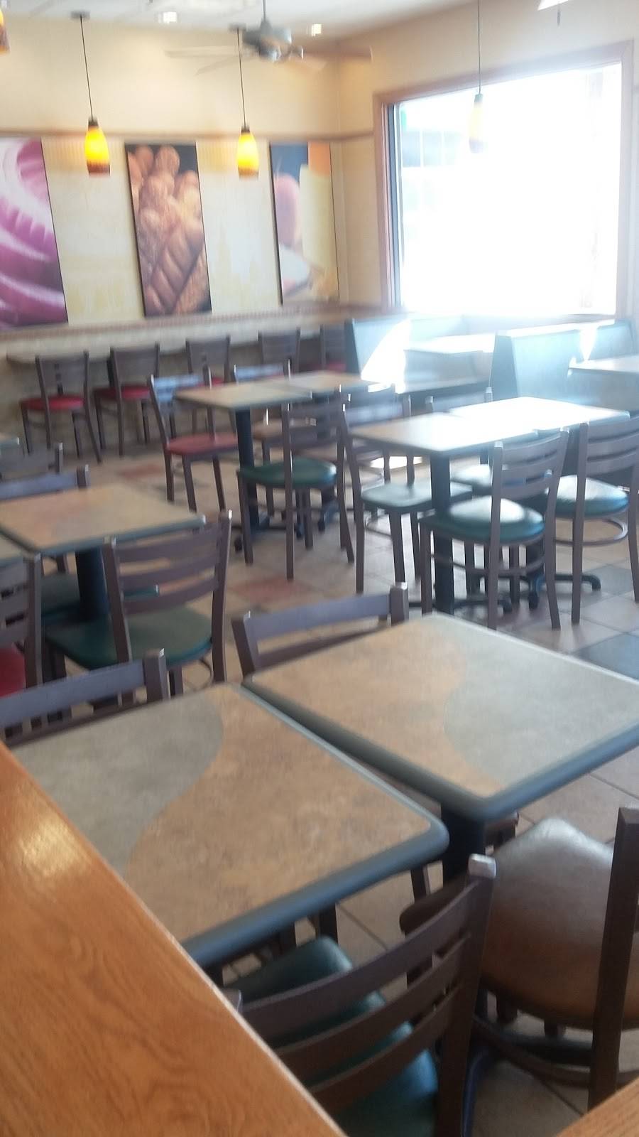 Subway Restaurants | restaurant | 615 Main St, Westbrook, ME 04092, USA | 2078543287 OR +1 207-854-3287