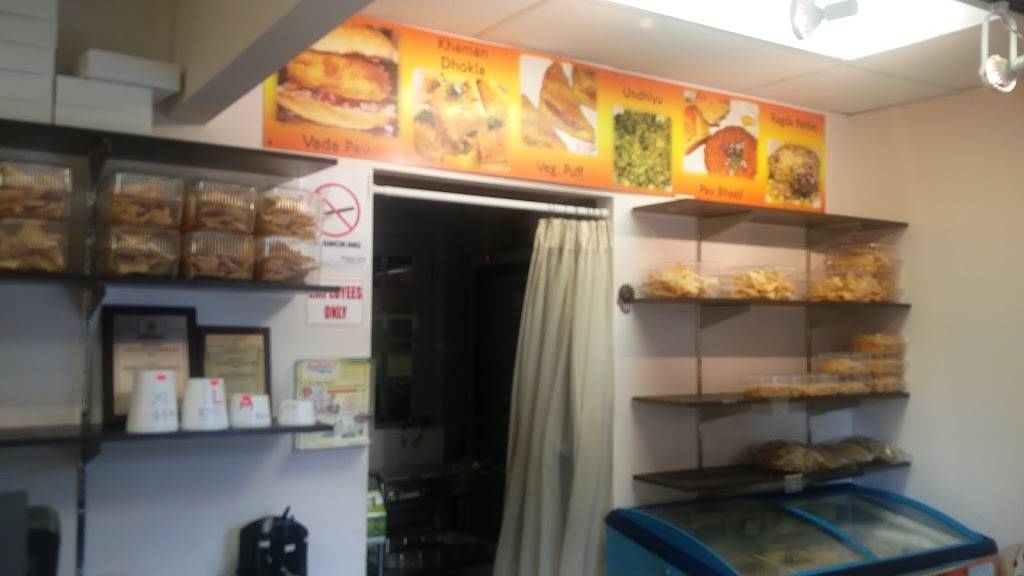 Keshav Foods | restaurant | 8975 McLaughlin Rd S unit 8, Brampton, ON L6Y 0Z6, Canada | 9058405711 OR +1 905-840-5711