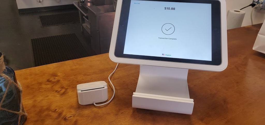 2 Dogz 2 Go | restaurant | 4102 Farragut Rd, Brooklyn, NY 11210, USA | 3472211125 OR +1 347-221-1125