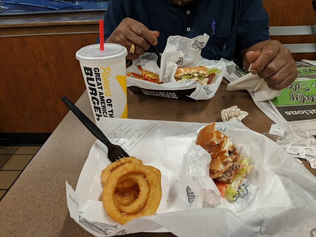 Hardees | restaurant | 1945, 998 Coshocton Ave, Mt Vernon, OH 43050, USA | 7403978931 OR +1 740-397-8931