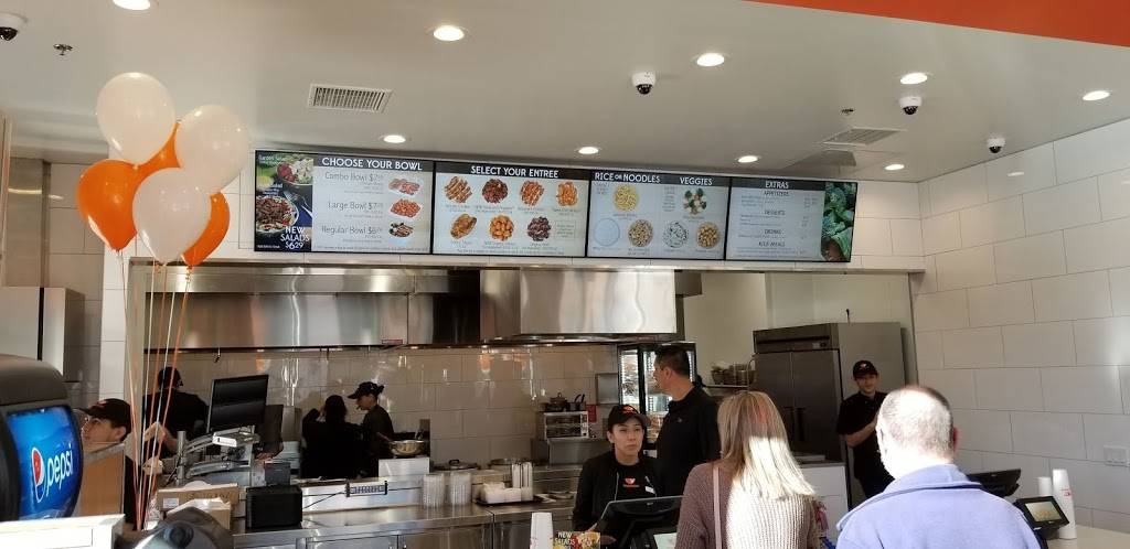 Yoshinoya Japanese kitchen | restaurant | 700 N Centre City Parkway #101, Escondido, CA 92025, USA | 7605949544 OR +1 760-594-9544