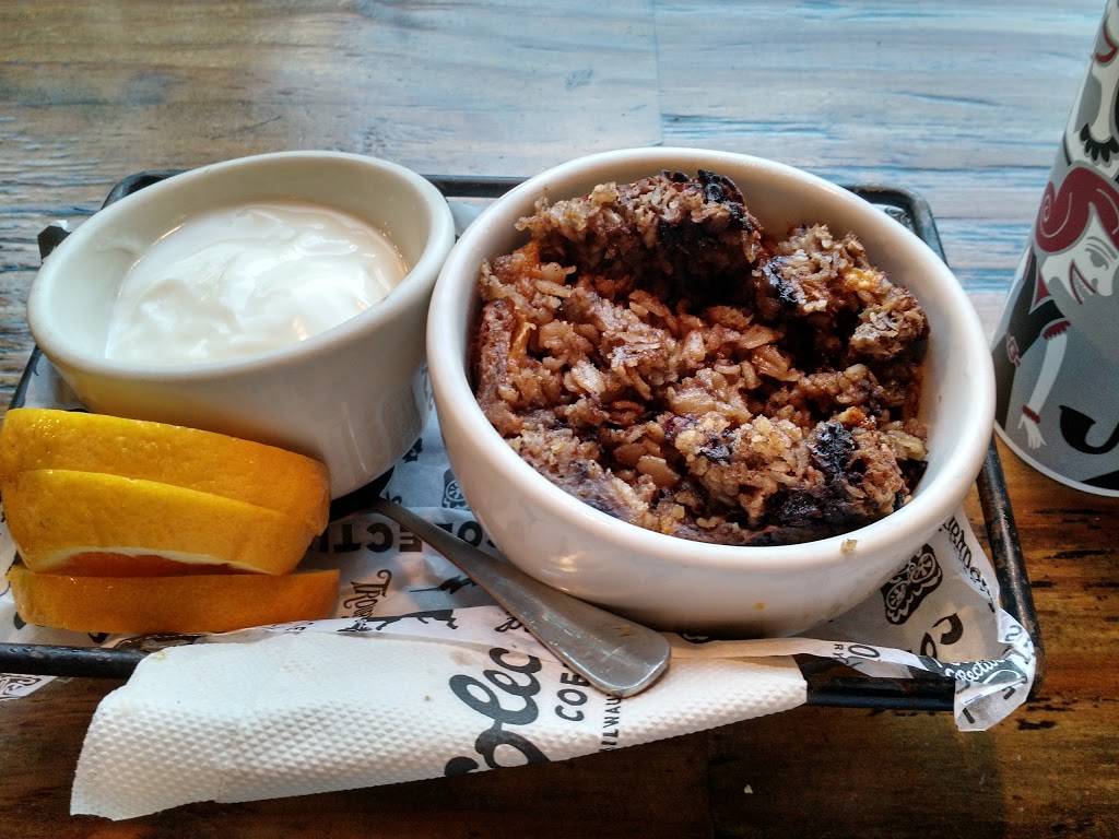 Colectivo Coffee - Shorewood | cafe | 4500 N Oakland Ave, Shorewood, WI 53211, USA | 4143128295 OR +1 414-312-8295