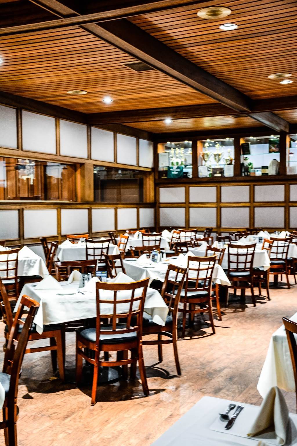 UICCs Restaurant and Bar | restaurant | 2700 45th Ave, San Francisco, CA 94116, USA | 4156612700 OR +1 415-661-2700