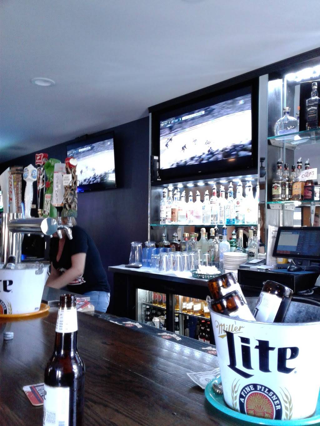 Cuzins Tavern and Pizza | restaurant | 3636 147th St, Midlothian, IL 60445, USA | 7083884744 OR +1 708-388-4744