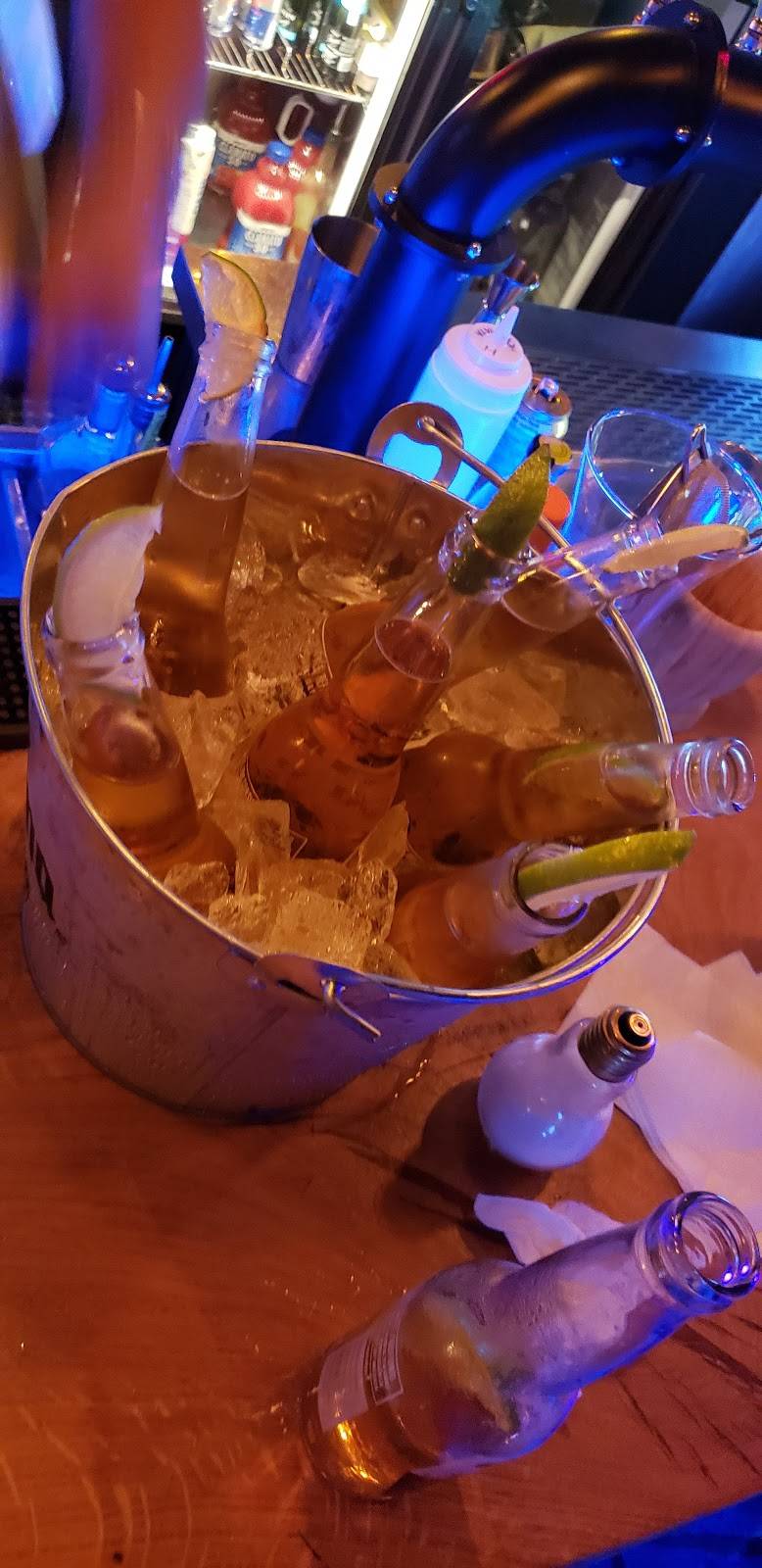 Resto-Bar-Club Mamajuana | restaurant | 6390 Rue St-Hubert, Montréal, QC H2S 2M2, Canada | 5148191693 OR +1 514-819-1693