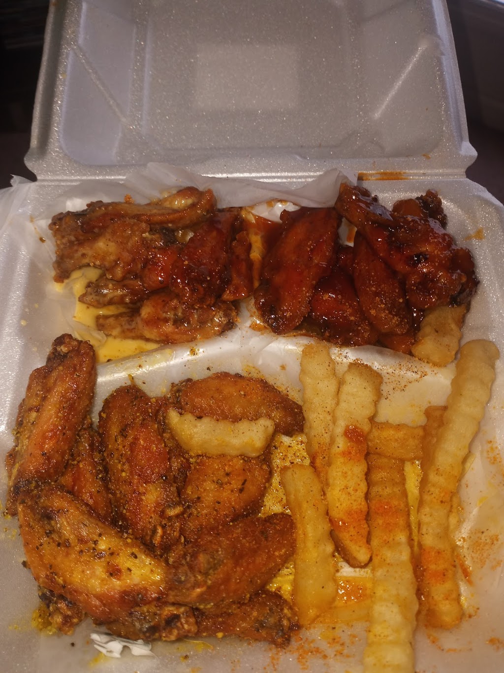 Bmoskis Flavor wings & cafe | restaurant | 4701 St Marys Rd suite c, Columbus, GA 31907, USA | 7062212035 OR +1 706-221-2035