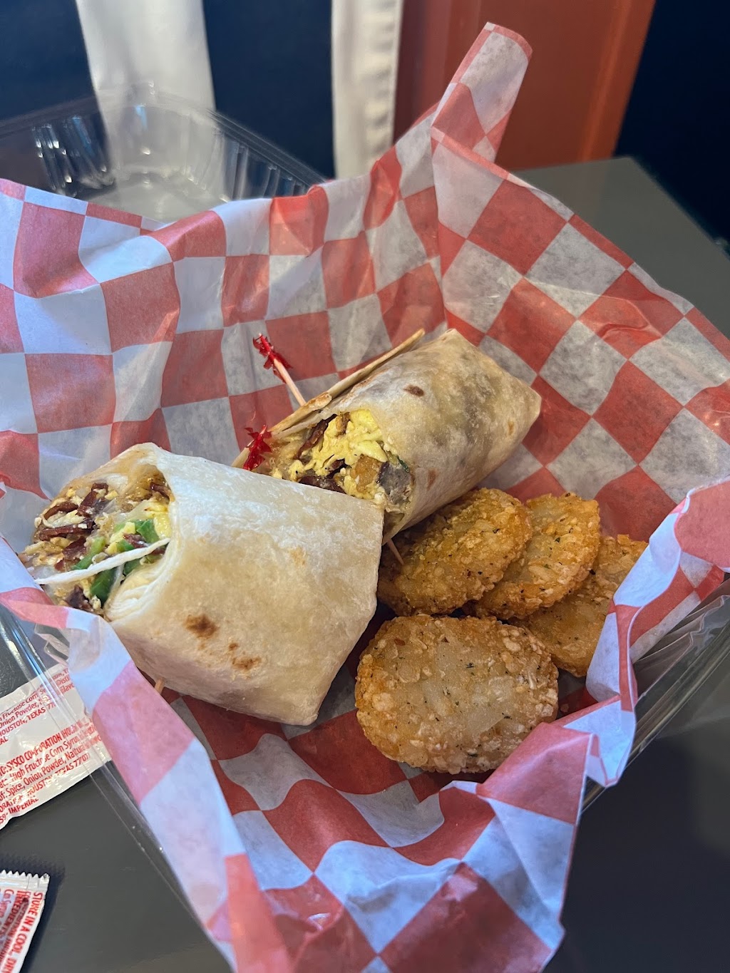 Bay Bistro TO-GO | restaurant | 10 N Main St, Kilmarnock, VA 22482, USA | 8045774206 OR +1 804-577-4206