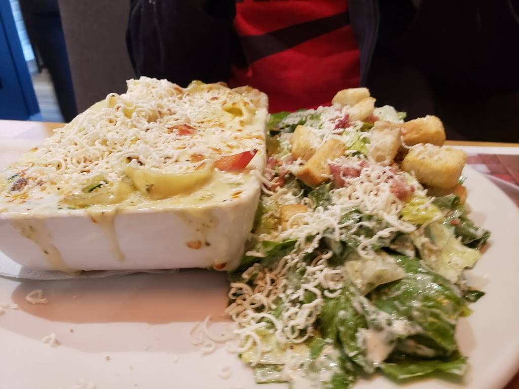 Mikes | restaurant | 10490 Rue Lajeunesse, Montréal, QC H3L 2E5, Canada | 5143850123 OR +1 514-385-0123