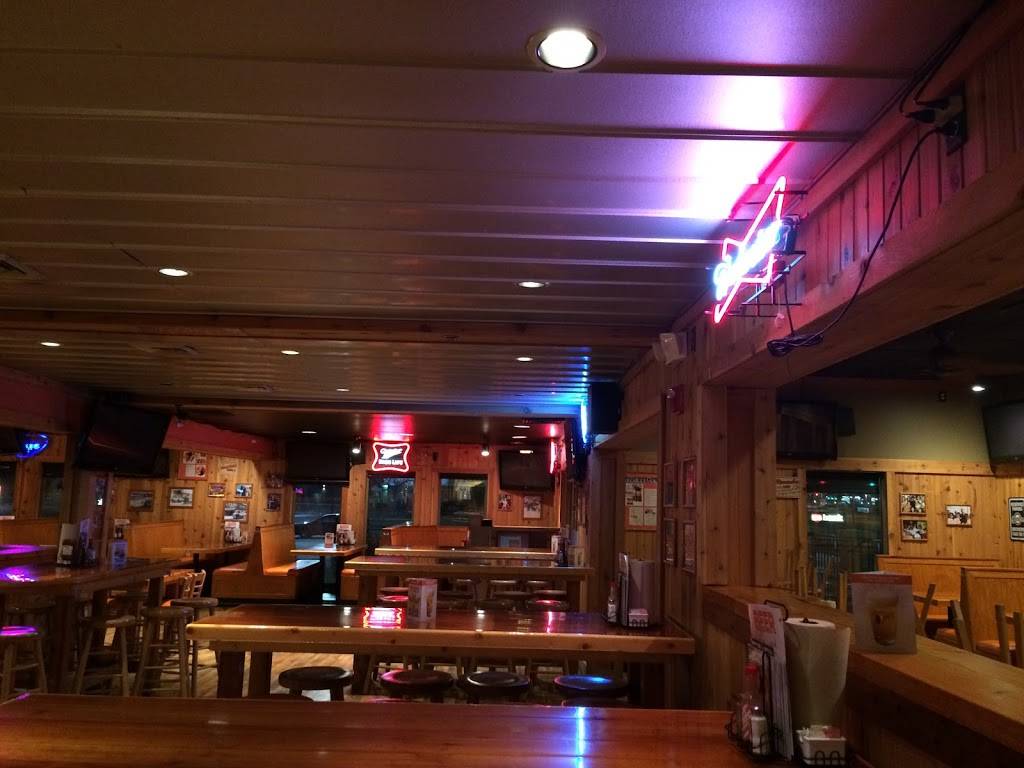 Hooters | restaurant | 17105 W Bluemound Rd, Brookfield, WI 53005, USA | 2627841826 OR +1 262-784-1826