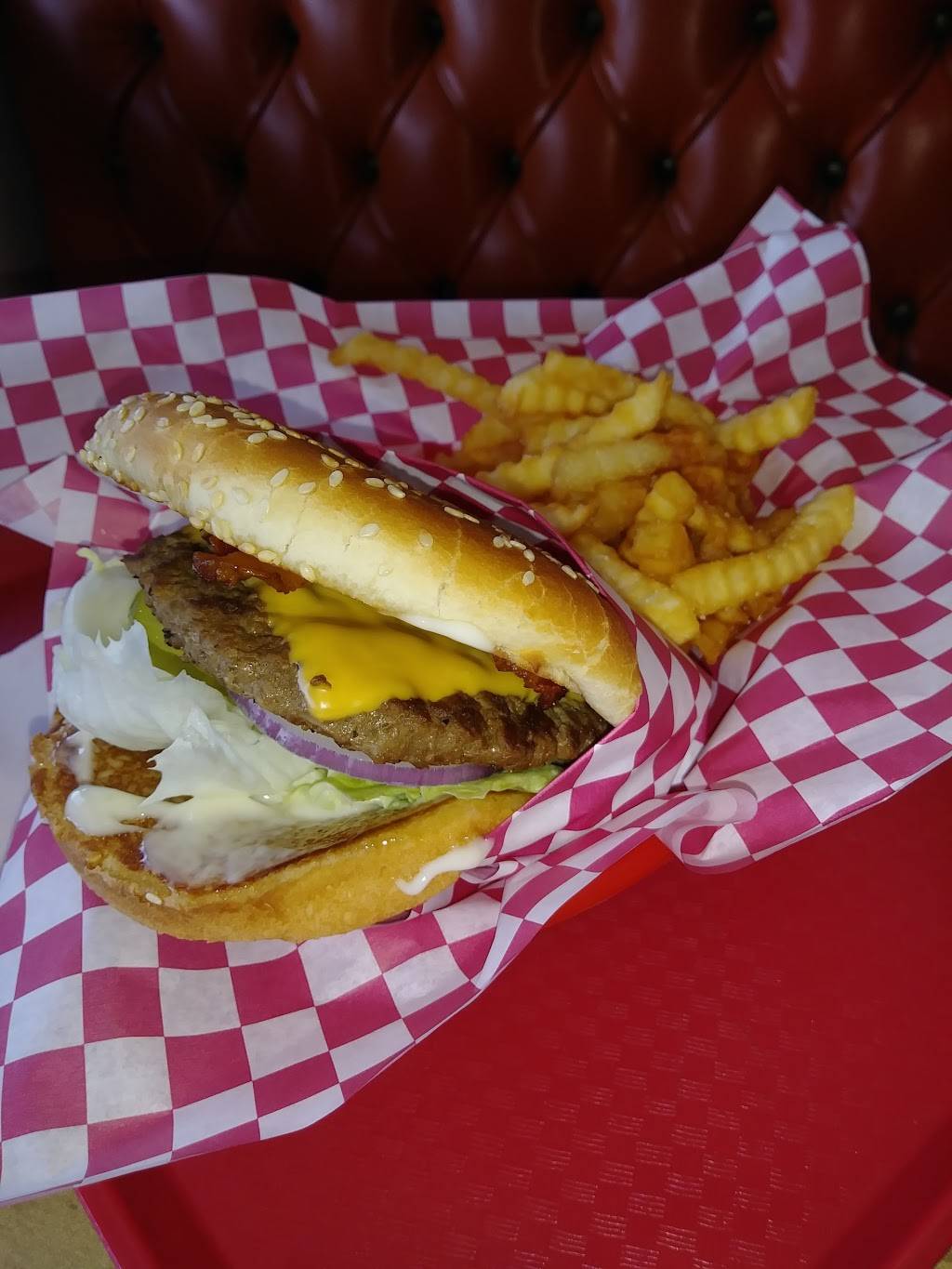 Webs Burger | restaurant | 625 7th St, Modesto, CA 95354, USA | 2095243539 OR +1 209-524-3539