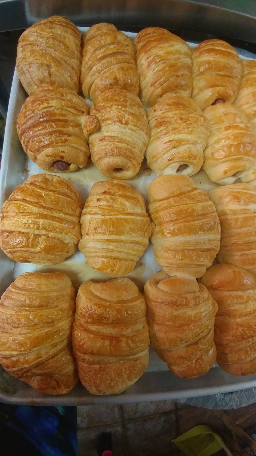 Donut World | restaurant | 2567 Gessner Rd, Houston, TX 77080, USA | 7134609459 OR +1 713-460-9459