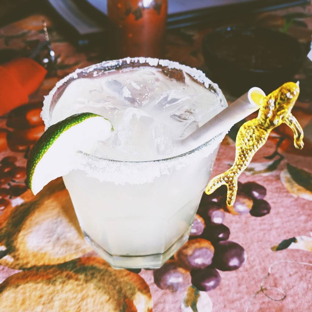 Whole Enchilada Restaurant | restaurant | 7902 CA-1, Moss Landing, CA 95039, USA | 8316333038 OR +1 831-633-3038