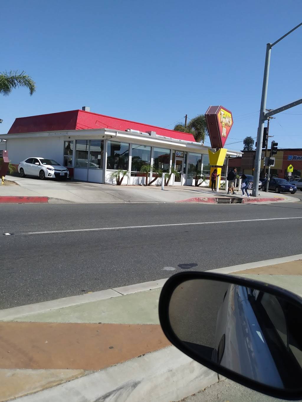 Toms Jr. | restaurant | 9856 Atlantic Ave, South Gate, CA 90280, USA | 3235642670 OR +1 323-564-2670