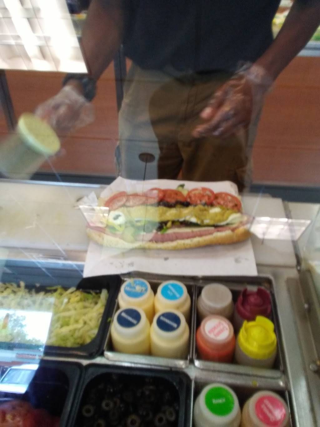 Subway | restaurant | 9641 Olive Blvd, St. Louis, MO 63132, USA | 3149977827 OR +1 314-997-7827