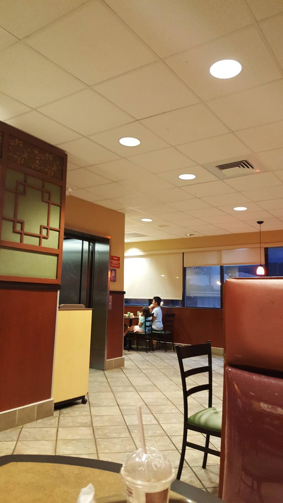 McDonalds | cafe | 414 N School St, Honolulu, HI 96817, USA | 8085321590 OR +1 808-532-1590