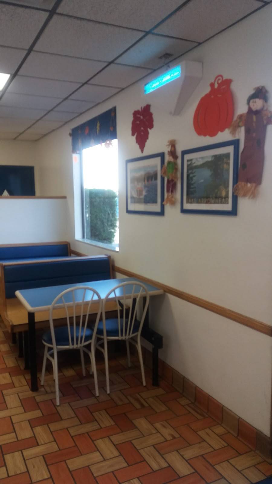 Bakers Drive-Thru | restaurant | 2180 N Waterman Ave, San Bernardino, CA 92404, USA | 9098845233 OR +1 909-884-5233