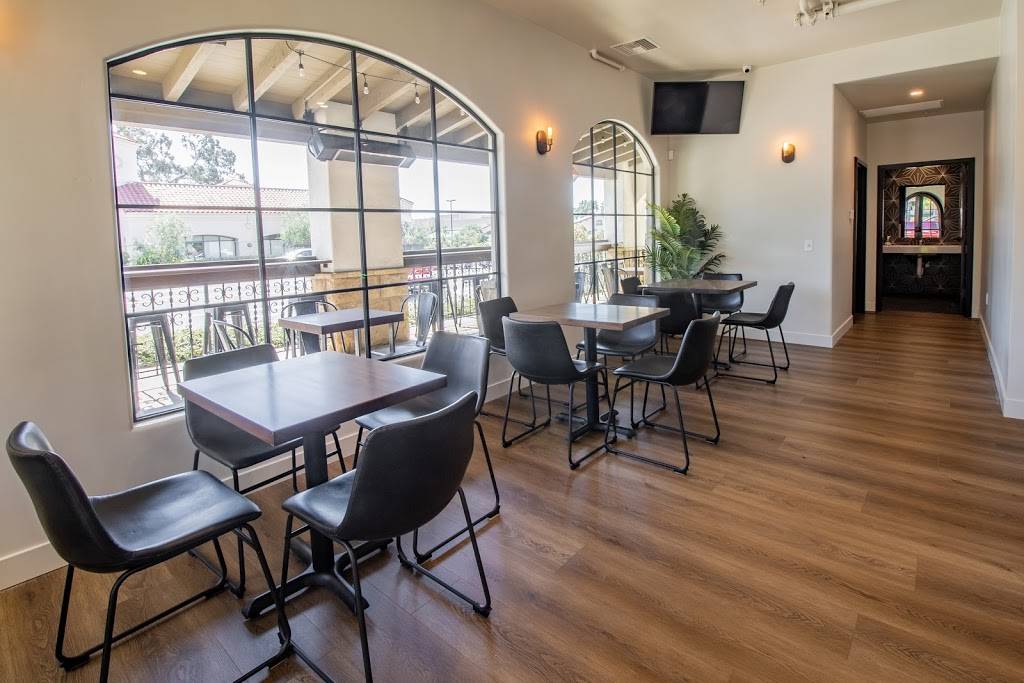 Corner Tap Beer Bar and Eatery | restaurant | 1905 Cliff Dr Suite F, Santa Barbara, CA 93109, USA | 8056902739 OR +1 805-690-2739