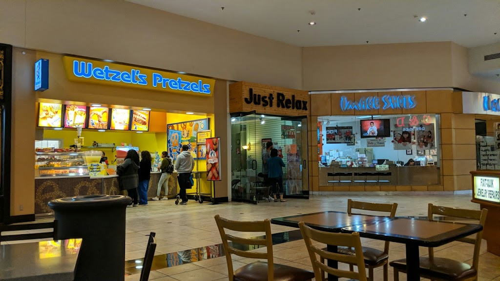 Wetzels Pretzels | restaurant | 7611 W. Thomas Road, Space #G021, Phoenix, AZ 85033, USA | 6232479077 OR +1 623-247-9077