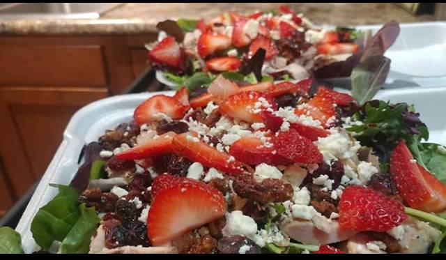 Racquets Downtown Grill | restaurant | 446 W Western Ave, Muskegon, MI 49440, USA | 2317264007 OR +1 231-726-4007