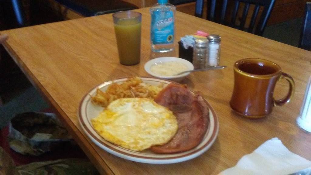 Mitchells Restaurant & Lounge | restaurant | 403 N Main St, Blackstone, VA 23824, USA | 4342924100 OR +1 434-292-4100