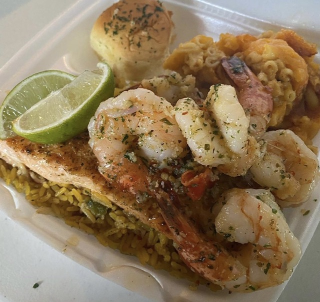 Ts Kitchen & Sweetz | restaurant | 1071 NE 211th St, Miami, FL 33179, USA | 3055429364 OR +1 305-542-9364