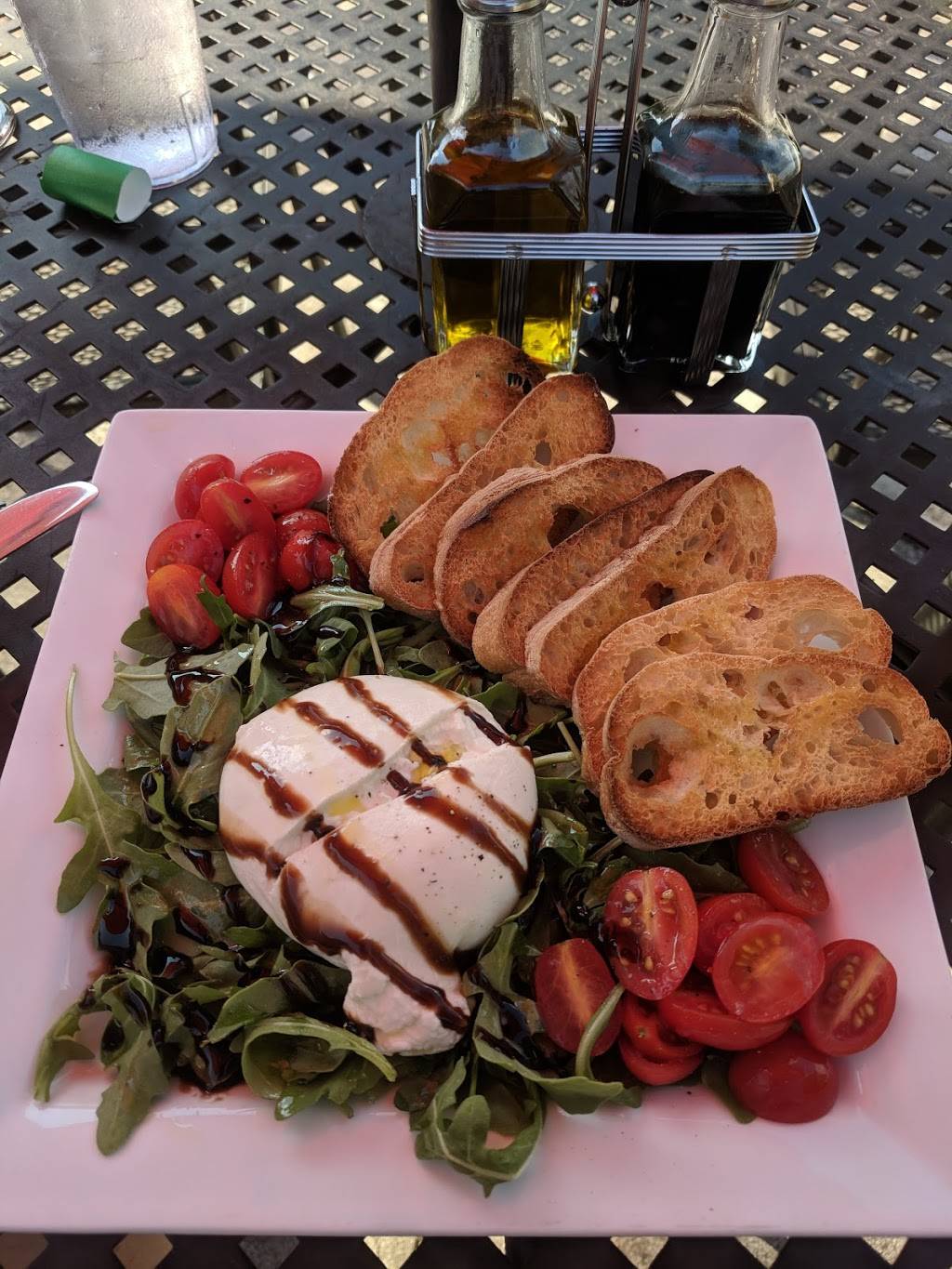 Avellinos Pizza | restaurant | 902 W College Ave #3506, Decatur, GA 30030, USA | 4042283285 OR +1 404-228-3285