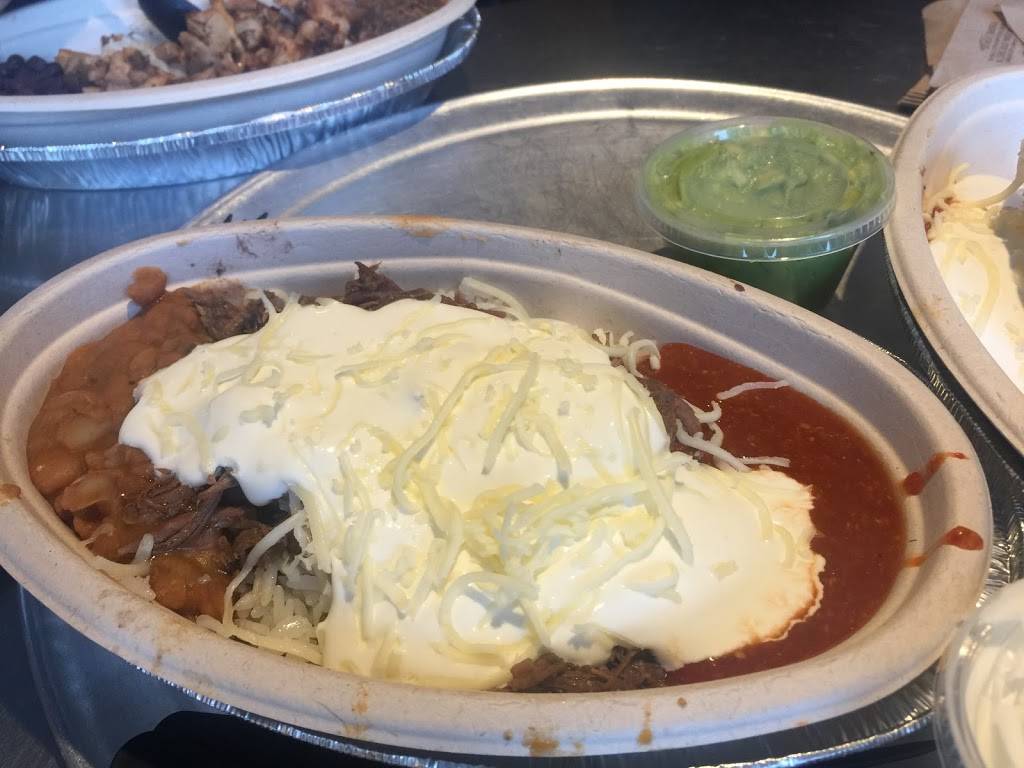 Chipotle Mexican Grill | restaurant | 371 Putnam Pike, Smithfield, RI 02917, USA | 4012336701 OR +1 401-233-6701