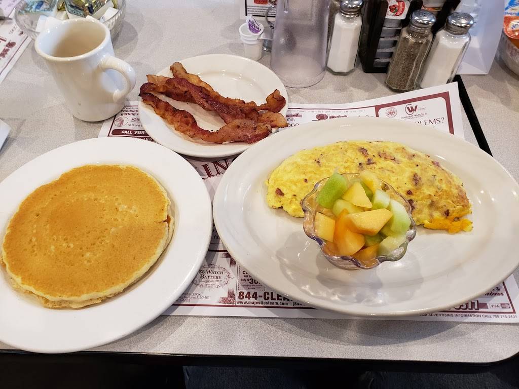 Kingsberry Waffle House | restaurant | 3345 Vollmer Rd, Flossmoor, IL 60422, USA | 7089221799 OR +1 708-922-1799