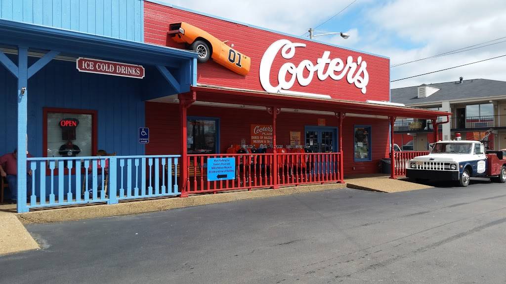 Flying Saucer Draught Emporium | restaurant | 111 10th Ave S #310, Nashville, TN 37203, USA | 6152593039 OR +1 615-259-3039