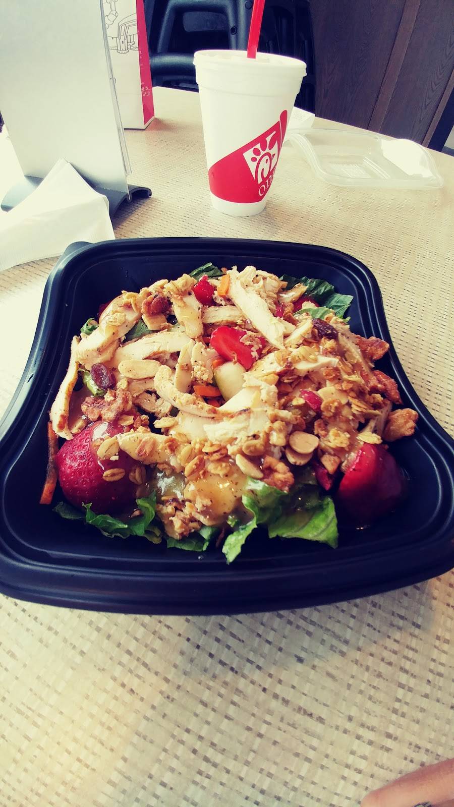 Chick-fil-A | restaurant | 3500 Dodge St, Dubuque, IA 52003, USA | 5635560423 OR +1 563-556-0423