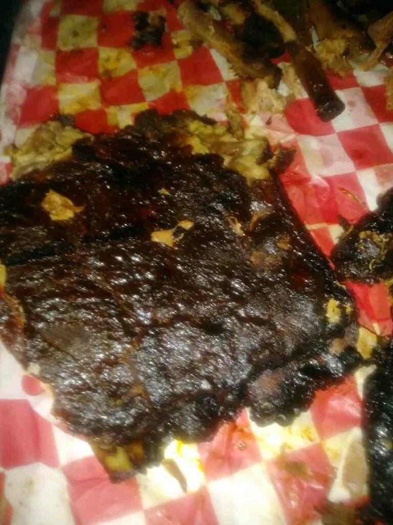 Blazin Akres BBQ | restaurant | 1901 Etna Ave, Huntington, IN 46750, USA | 2602001901 OR +1 260-200-1901