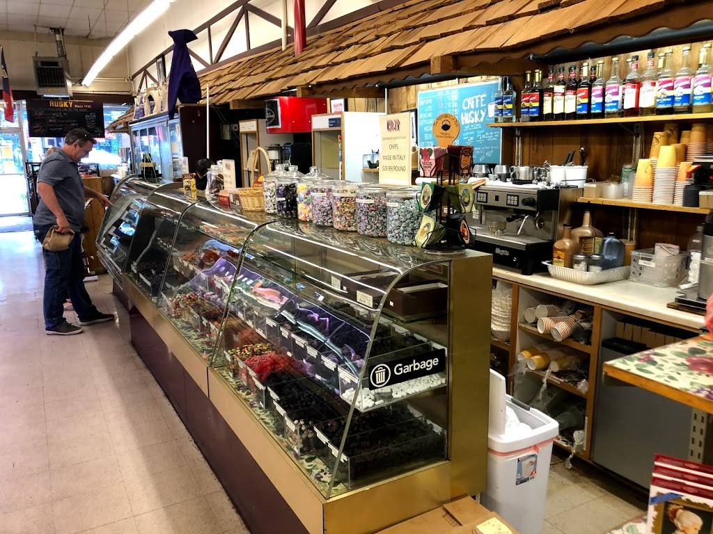 Husky Deli & Catering & Ice Cream | restaurant | 4721 California Ave SW, Seattle, WA 98116, USA | 2069372810 OR +1 206-937-2810