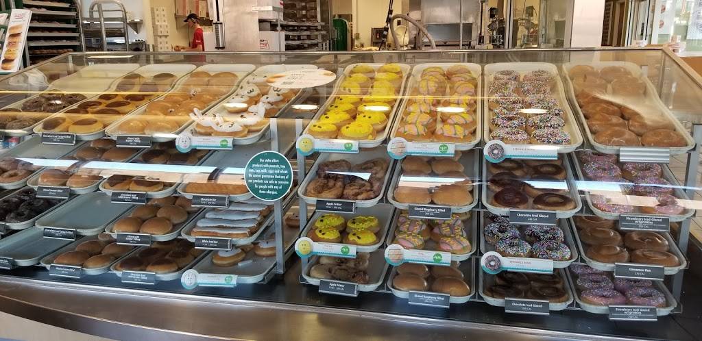 Krispy Kreme | bakery | 1871 Bowles Ave, Fenton, MO 63026, USA | 6363499988 OR +1 636-349-9988