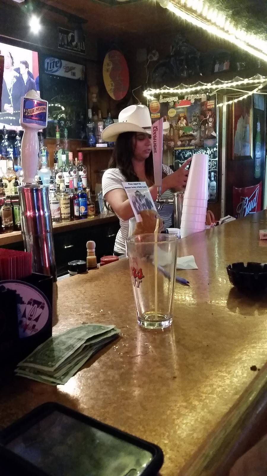 Sit n Bull Pub n Patio | restaurant | 101 S Main St, Laotto, IN 46763, USA | 2608973052 OR +1 260-897-3052