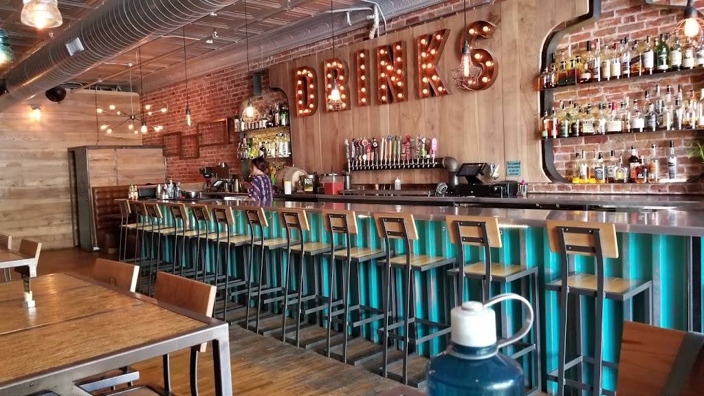 Pour Brothers Community Tavern | restaurant | 220 Linden St, Fort Collins, CO 80524, USA | 9704934368 OR +1 970-493-4368