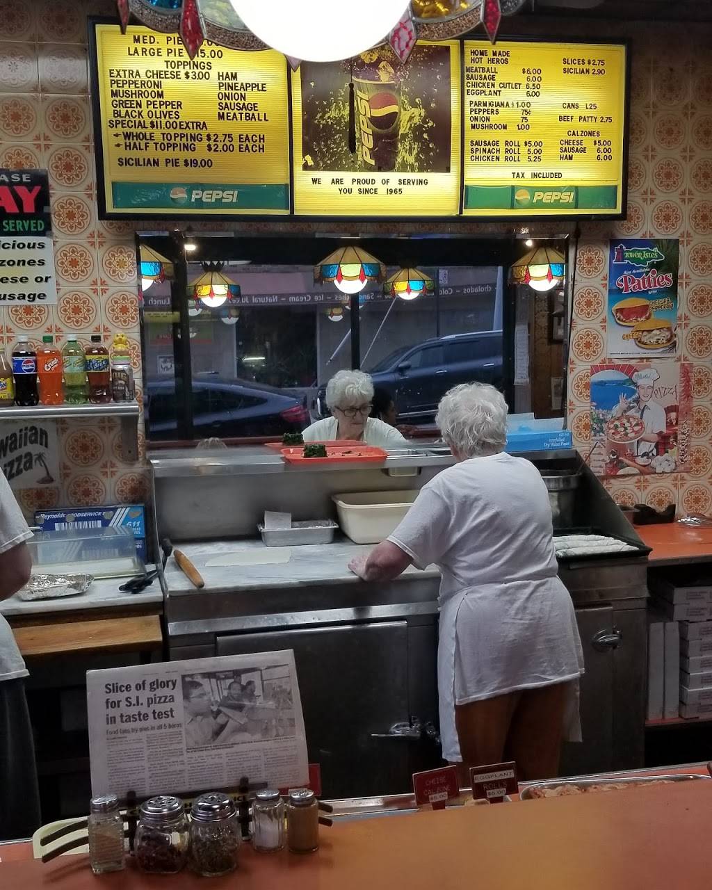 Johns Pizzeria | restaurant | 8502 Grand Ave, Elmhurst, NY 11373, USA | 7184577561 OR +1 718-457-7561