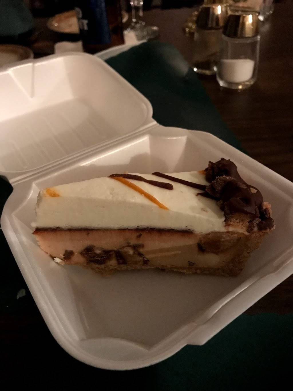 Mathews Supper Club | restaurant | 155 8th St, Clintonville, WI 54929, USA | 7158233463 OR +1 715-823-3463