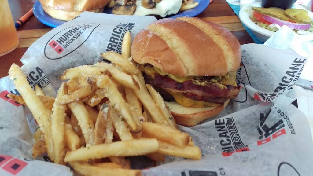 Hurricane Grill & Wings | restaurant | 628-6 Atlantic Blvd, Neptune Beach, FL 32266, USA | 9042473031 OR +1 904-247-3031